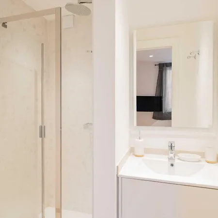 Charming 2bdr 4p -